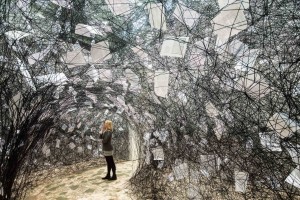 Chiharu-Shiota-Love-Letters-2013-Kunstmuseum-Wolfsburg-Wolfsburg-Germany-Photo-credit-Marek-Kruszewski-HR.jpg