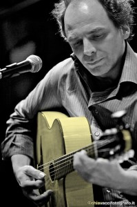 Foto Mau-solo-chitarra